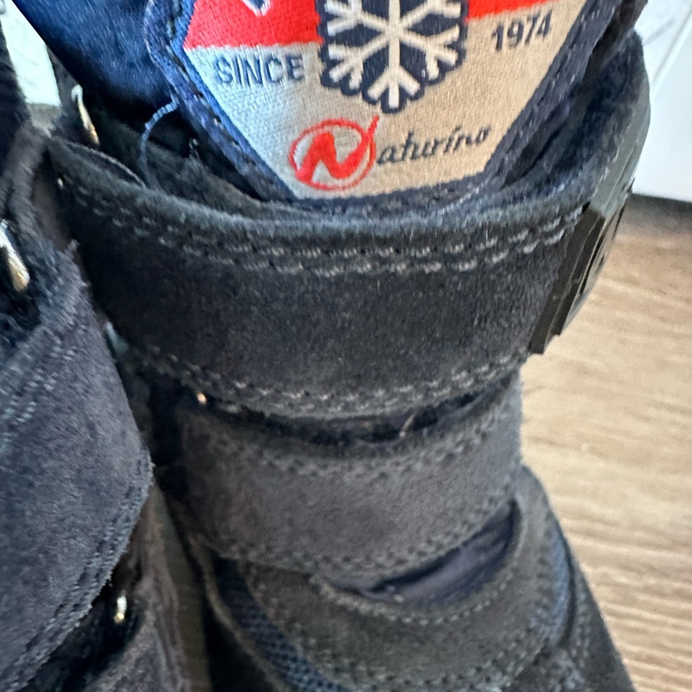Great condition on like new Naturino real wool winter bootss , 27 - Picture 4 of 5